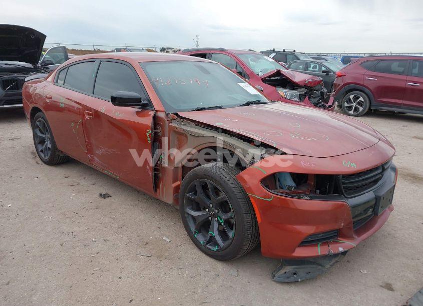 2020 Dodge Charger SXT RWD (VIN 2C3CDXBG8LH252460) main photo