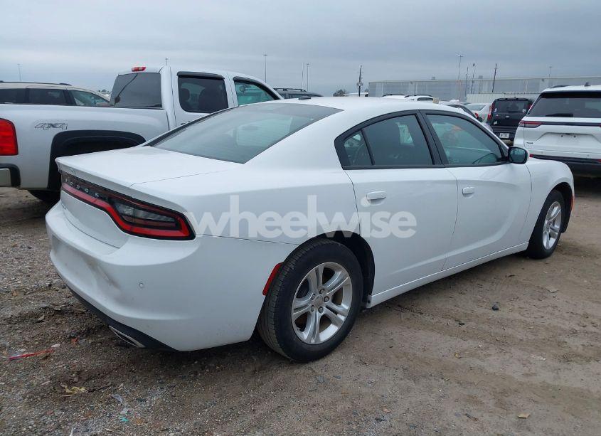 Photo 4 of 2022 Dodge Charger SXT RWD (VIN 2C3CDXBG8NH142964)