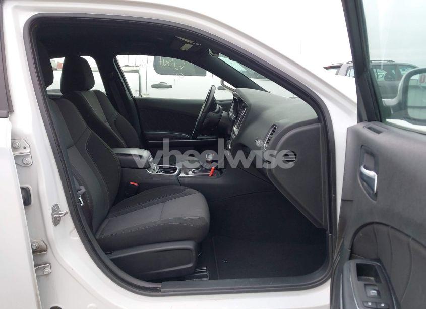 Photo 5 of 2022 Dodge Charger SXT RWD (VIN 2C3CDXBG8NH142964)