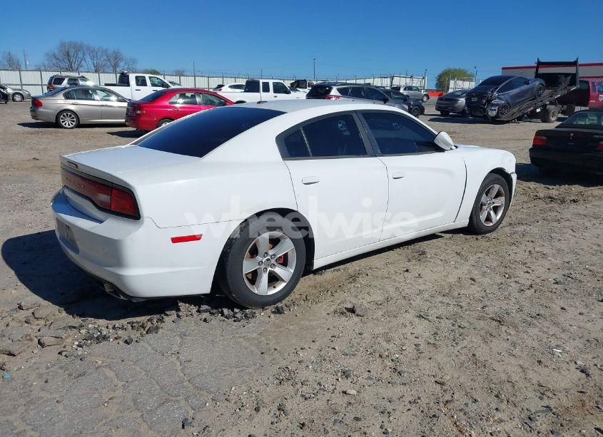 Photo 4 of 2012 Dodge Charger SE (VIN 2C3CDXBG9CH210900)