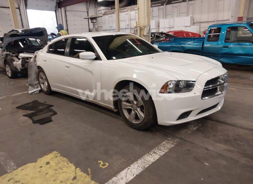 2013 Dodge Charger SE (VIN 2C3CDXBG9DH520241) main photo