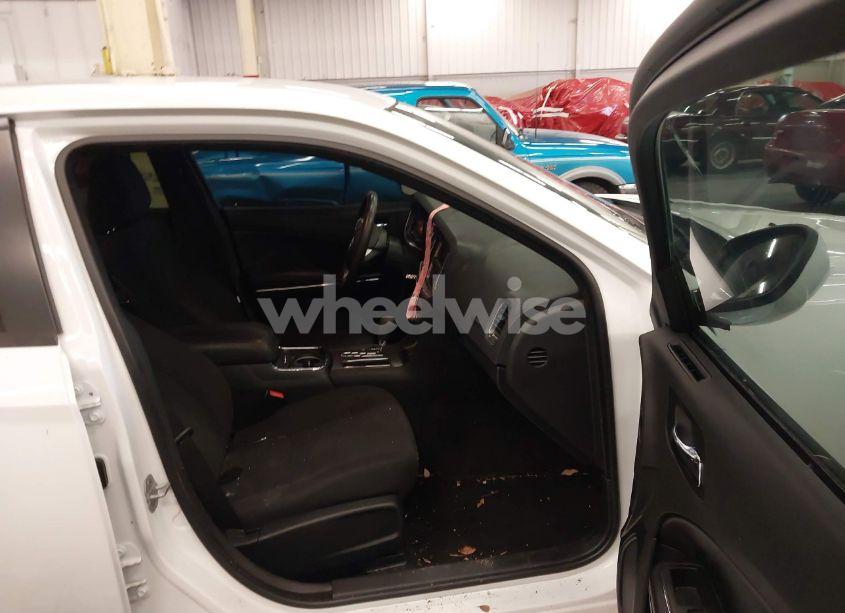 Photo 5 of 2013 Dodge Charger SE (VIN 2C3CDXBG9DH520241)