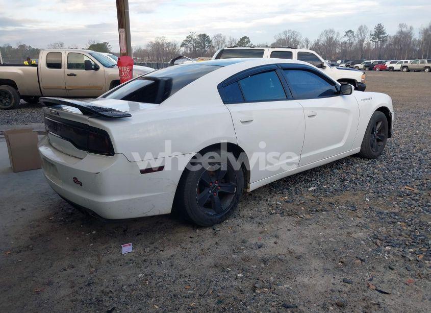 Photo 4 of 2013 Dodge Charger SE (VIN 2C3CDXBG9DH536939)