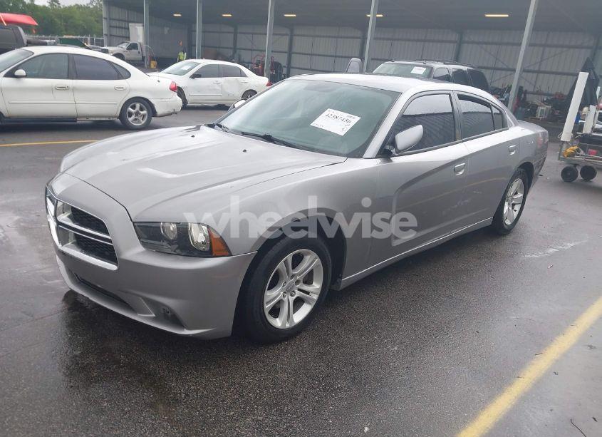 Photo 2 of 2013 Dodge Charger SE (VIN 2C3CDXBG9DH603359)