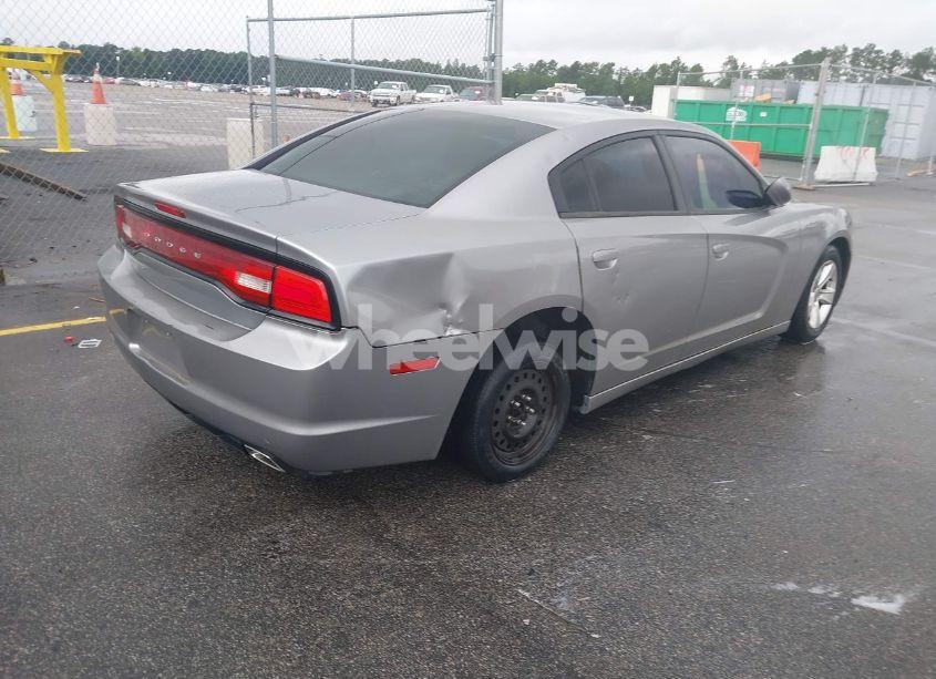 Photo 4 of 2013 Dodge Charger SE (VIN 2C3CDXBG9DH603359)