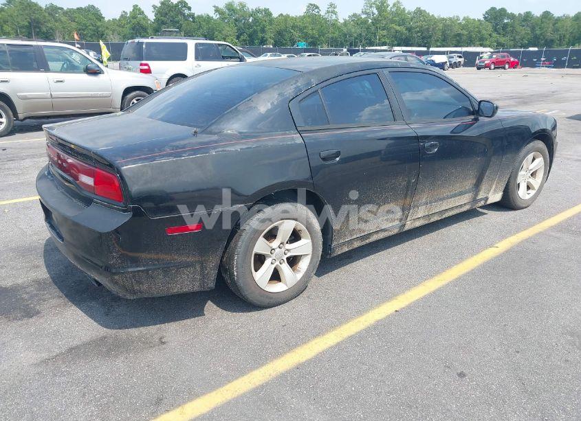Photo 4 of 2013 Dodge Charger SE (VIN 2C3CDXBG9DH624051)