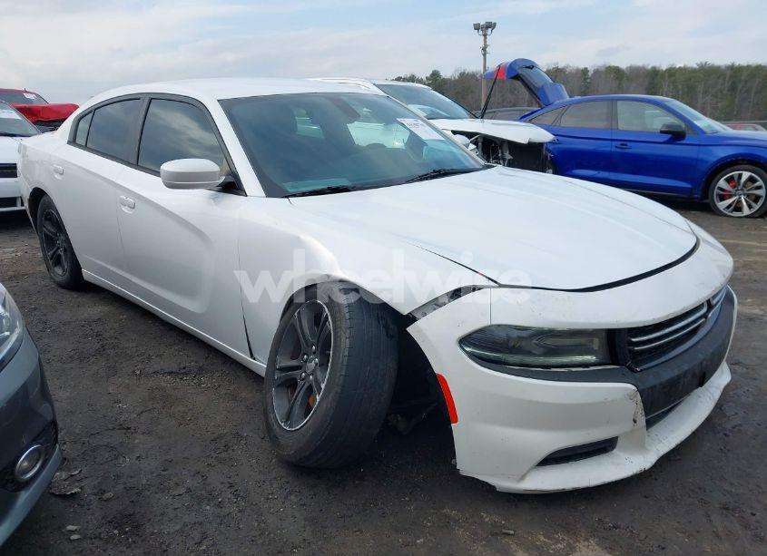 2015 Dodge Charger SE (VIN 2C3CDXBG9FH747948) main photo