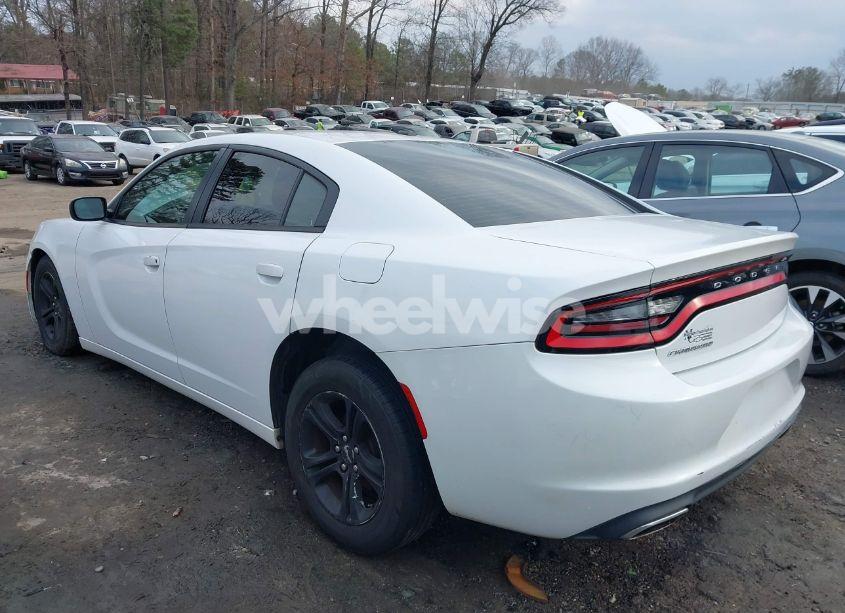 Photo 3 of 2015 Dodge Charger SE (VIN 2C3CDXBG9FH747948)