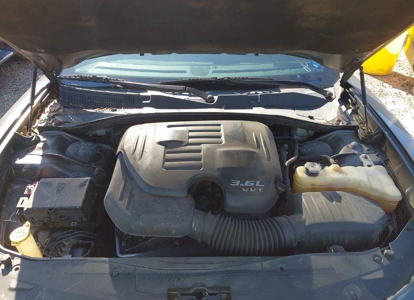 Photo 10 of 2015 Dodge Charger SE (VIN 2C3CDXBG9FH889927)