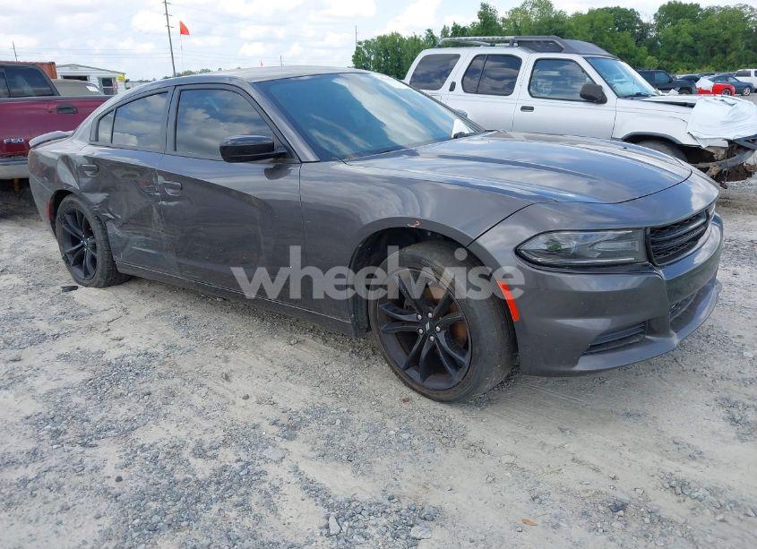 2018 Dodge Charger SXT RWD (VIN 2C3CDXBG9JH120319) main photo