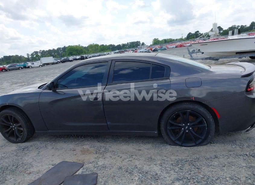 Photo 14 of 2018 Dodge Charger SXT RWD (VIN 2C3CDXBG9JH120319)