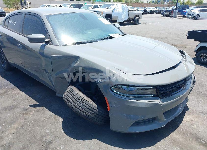 2018 Dodge Charger SXT RWD (VIN 2C3CDXBG9JH129439) main photo