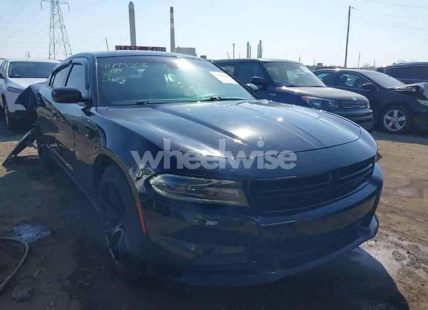 2019 Dodge Charger SXT RWD (VIN 2C3CDXBG9KH580890) main photo