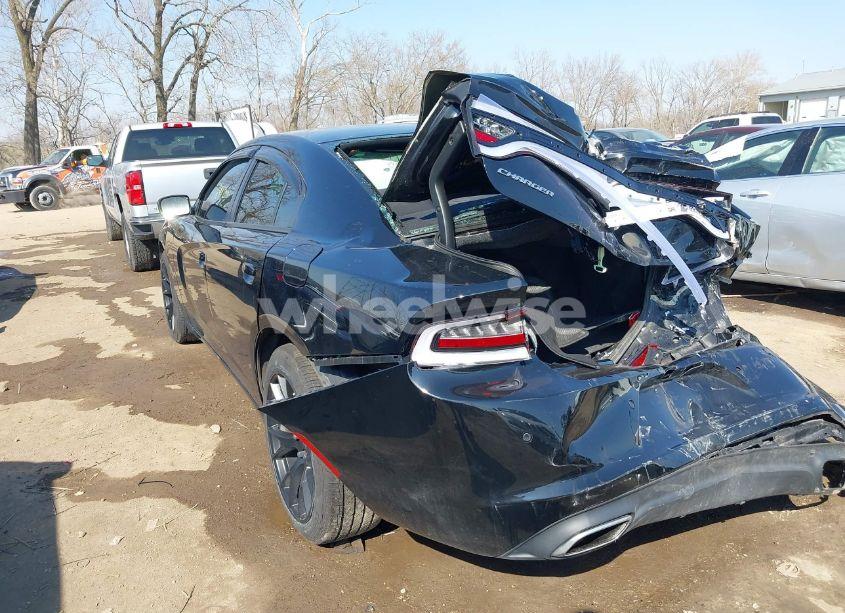 Photo 3 of 2019 Dodge Charger SXT RWD (VIN 2C3CDXBG9KH580890)
