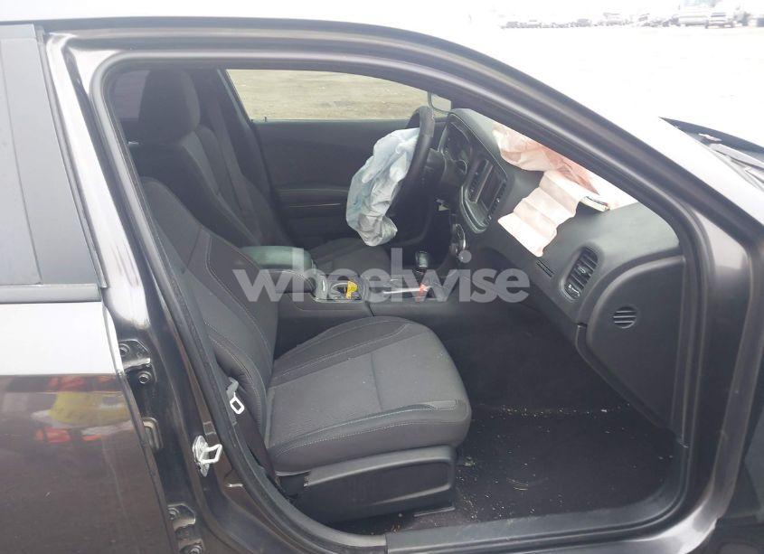 Photo 5 of 2019 Dodge Charger SXT RWD (VIN 2C3CDXBG9KH634897)