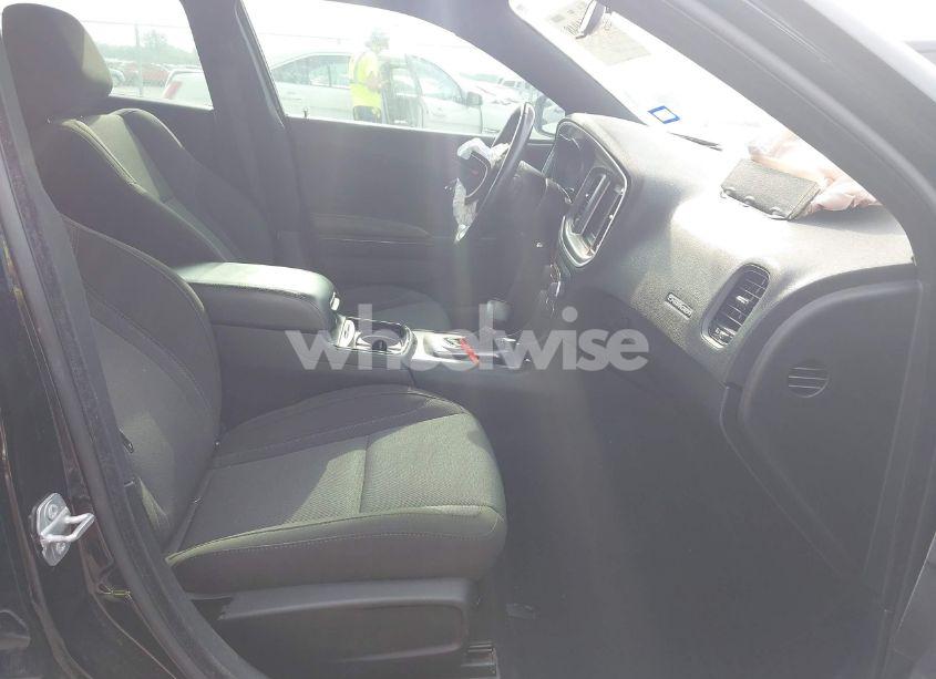 Photo 5 of 2019 Dodge Charger SXT RWD (VIN 2C3CDXBG9KH681699)