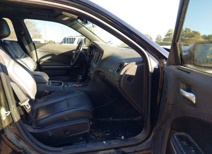 Photo 5 of 2019 Dodge Charger SXT RWD (VIN 2C3CDXBG9KH695229)