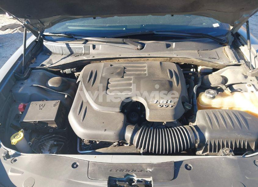 Photo 10 of 2019 Dodge Charger SXT RWD (VIN 2C3CDXBG9KH736510)