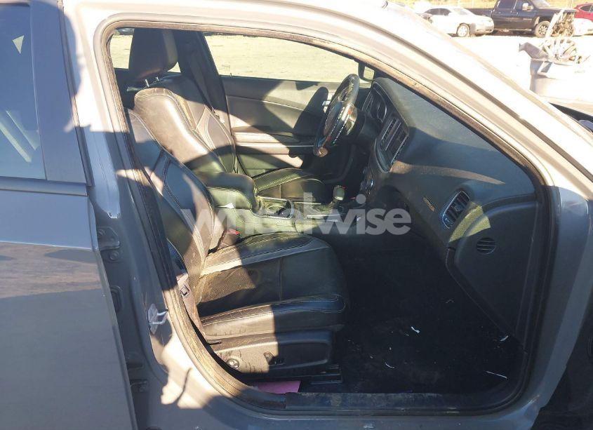 Photo 5 of 2019 Dodge Charger SXT RWD (VIN 2C3CDXBG9KH736510)