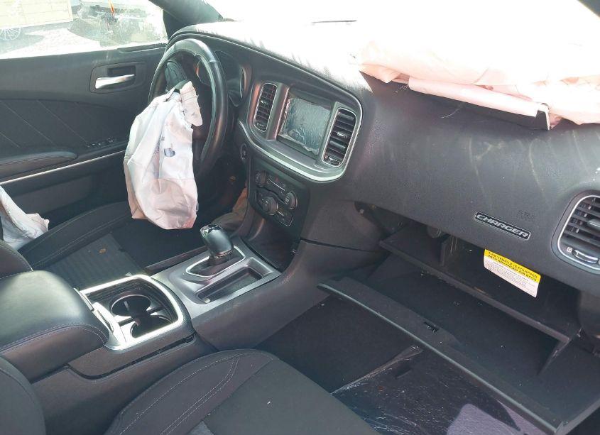 Photo 8 of 2019 Dodge Charger SXT RWD (VIN 2C3CDXBG9KH754926)