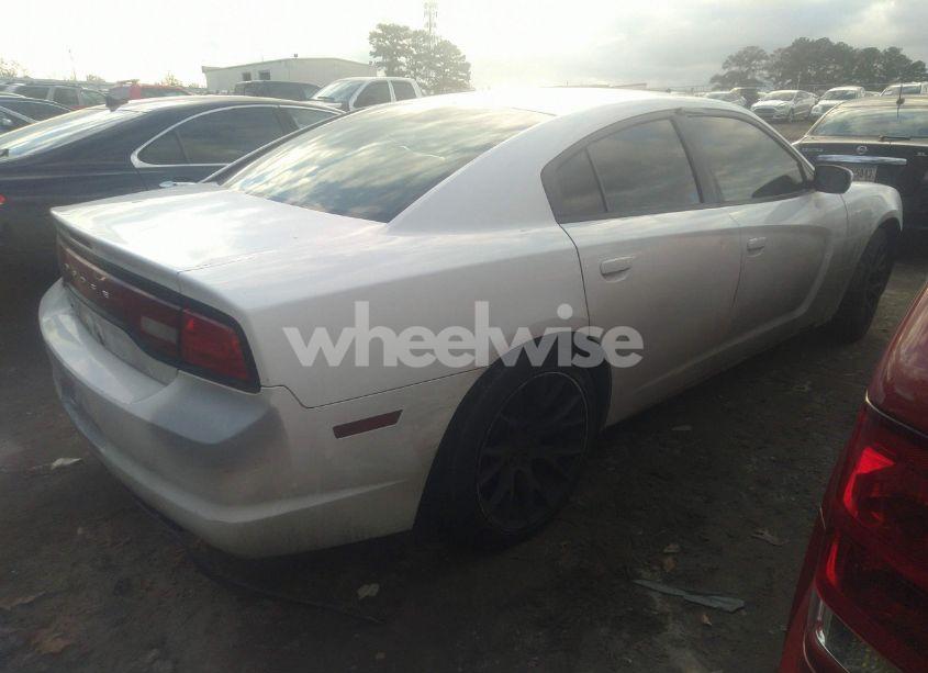 Photo 4 of 2012 Dodge Charger SE (VIN 2C3CDXBGXCH108733)