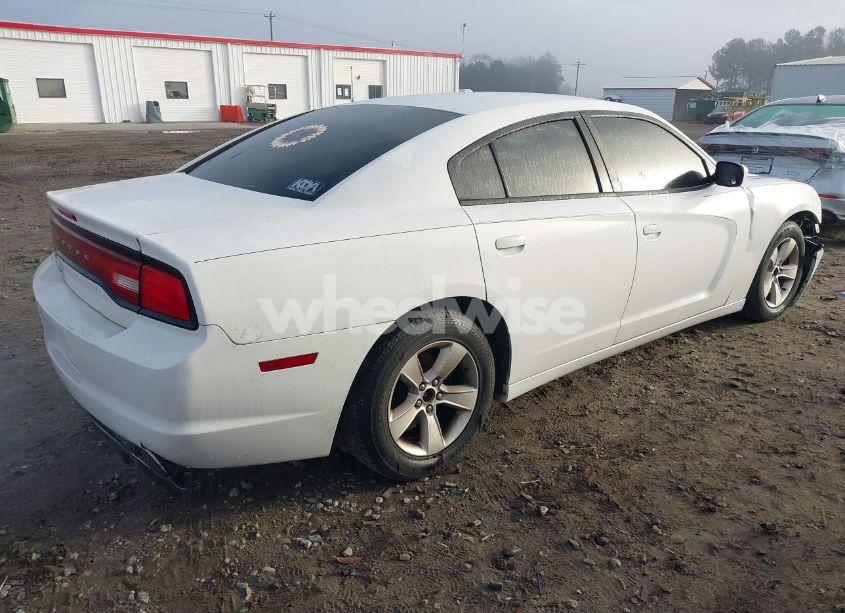 Photo 4 of 2012 Dodge Charger SE (VIN 2C3CDXBGXCH185084)