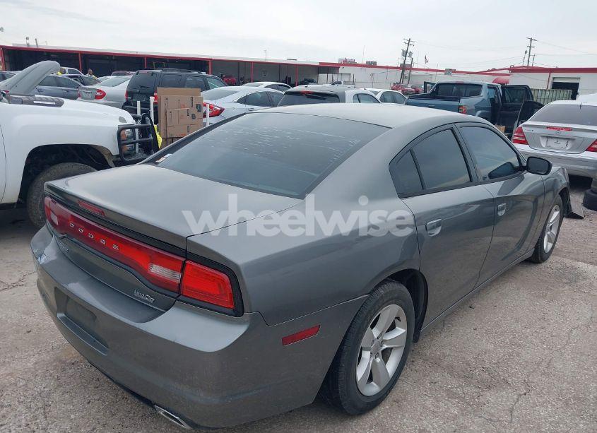 Photo 4 of 2012 Dodge Charger SE (VIN 2C3CDXBGXCH208914)