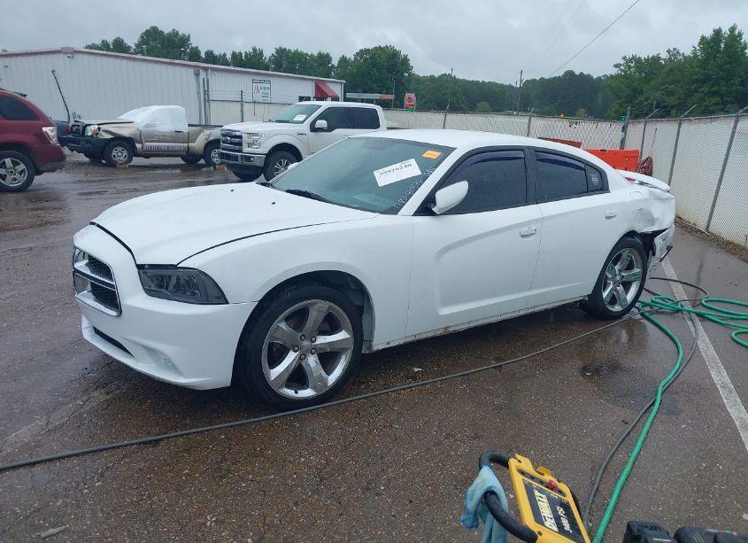 Photo 2 of 2013 Dodge Charger SE (VIN 2C3CDXBGXDH636161)