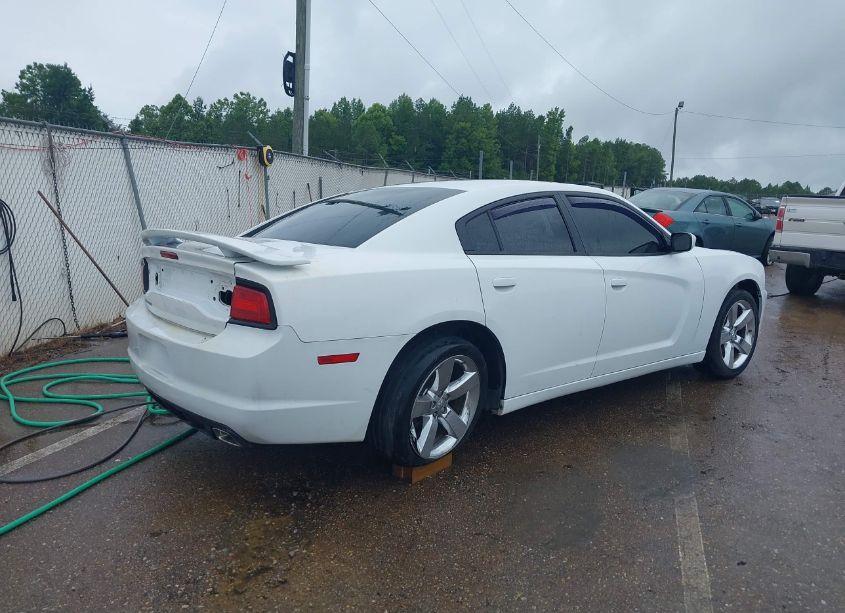 Photo 4 of 2013 Dodge Charger SE (VIN 2C3CDXBGXDH636161)