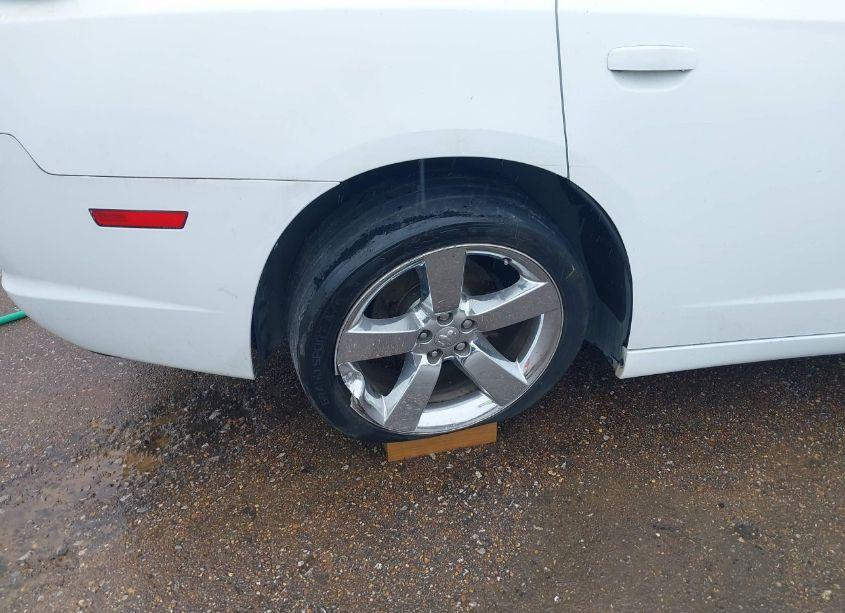 Photo 6 of 2013 Dodge Charger SE (VIN 2C3CDXBGXDH636161)