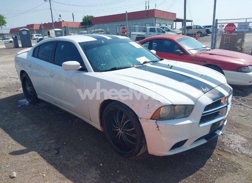 2014 Dodge Charger SE (VIN 2C3CDXBGXEH117189) main photo