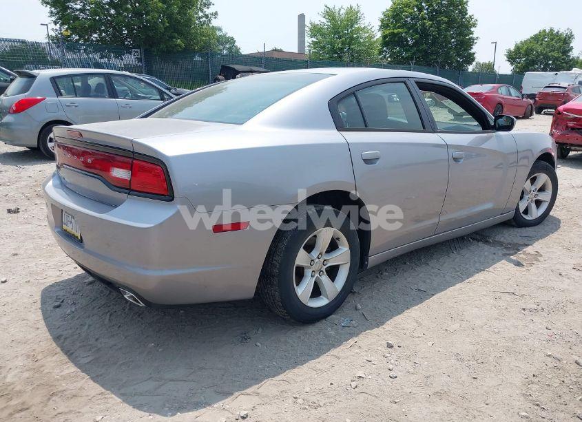 Photo 4 of 2014 Dodge Charger SE (VIN 2C3CDXBGXEH147602)