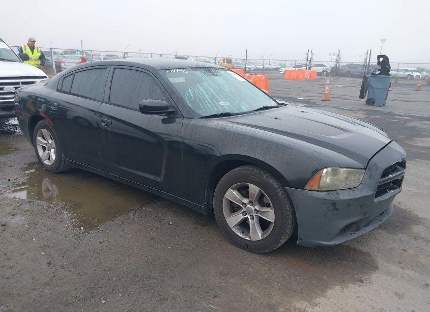 2014 Dodge Charger SE (VIN 2C3CDXBGXEH269098) main photo