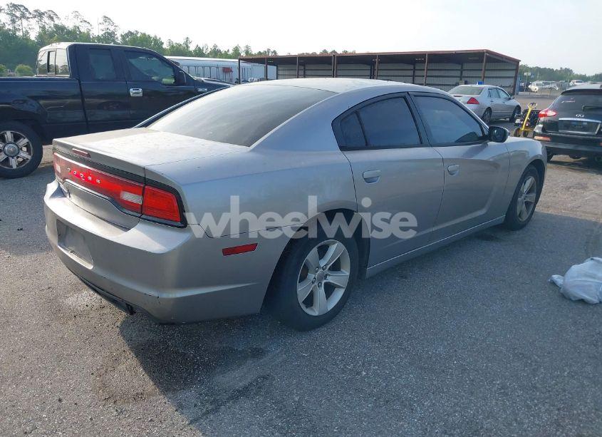 Photo 4 of 2014 Dodge Charger SE (VIN 2C3CDXBGXEH284832)