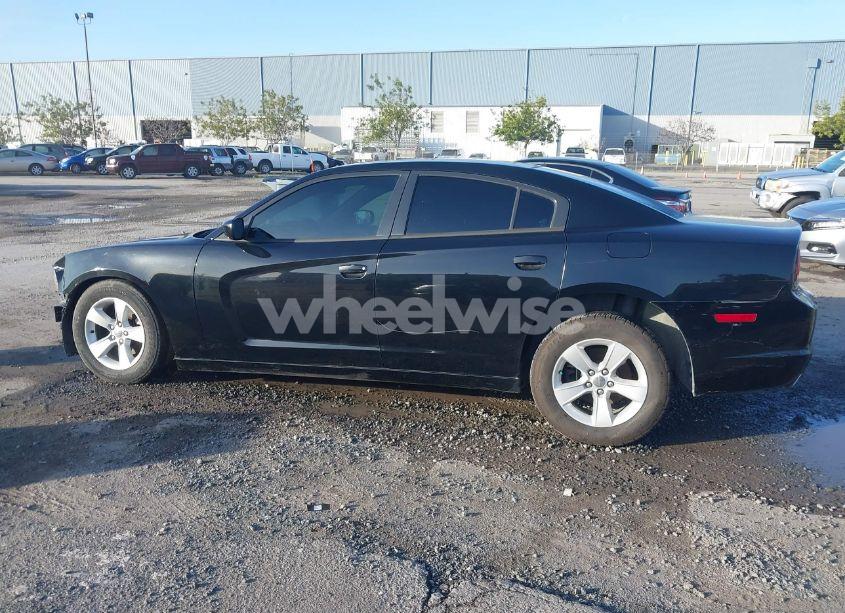 Photo 13 of 2014 Dodge Charger SE (VIN 2C3CDXBGXEH353860)