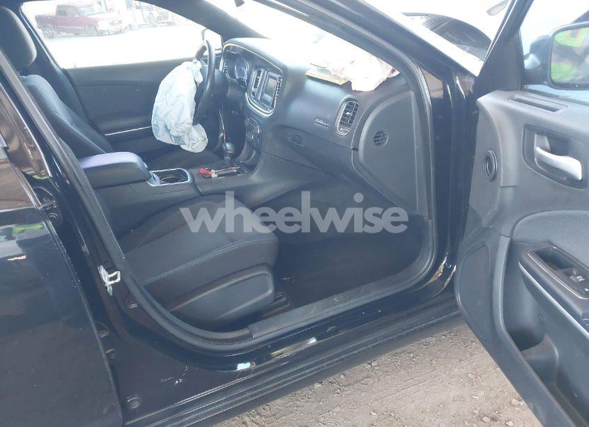 Photo 5 of 2015 Dodge Charger SE (VIN 2C3CDXBGXFH777721)