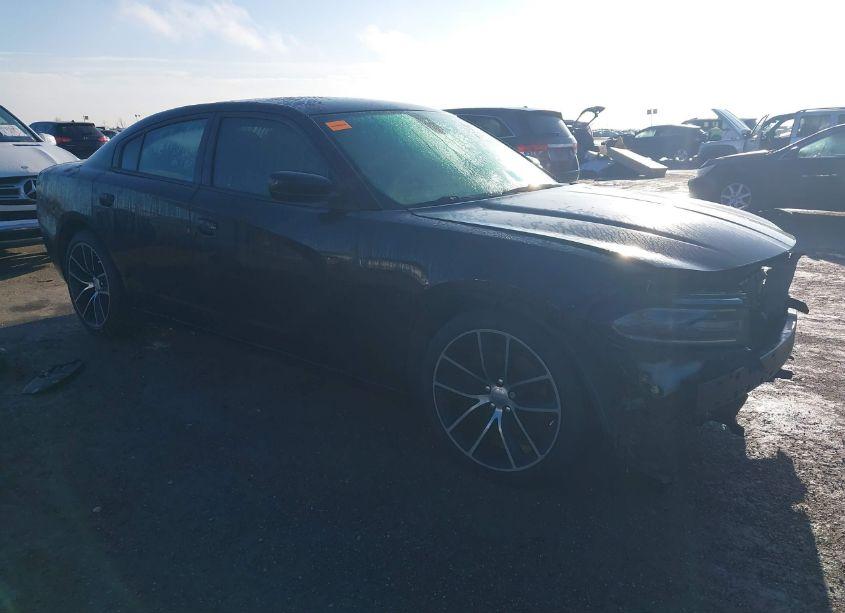 2015 Dodge Charger SE (VIN 2C3CDXBGXFH875213) main photo