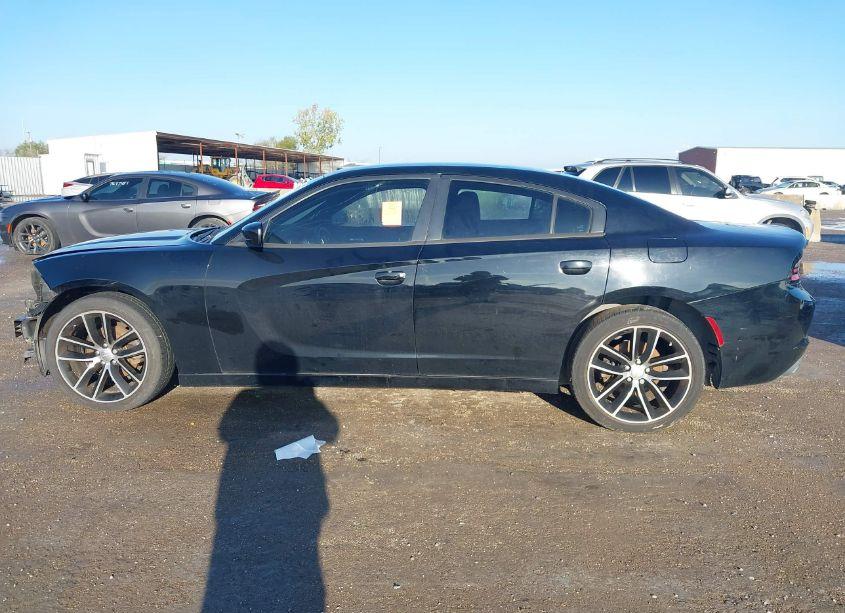Photo 15 of 2015 Dodge Charger SE (VIN 2C3CDXBGXFH875213)