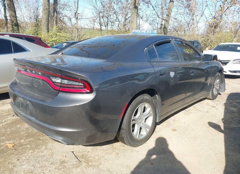 Photo 4 of 2016 Dodge Charger SE (VIN 2C3CDXBGXGH203802)