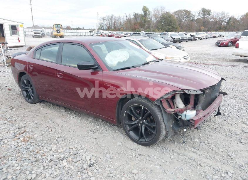 2017 Dodge Charger SE RWD (VIN 2C3CDXBGXHH612156) main photo