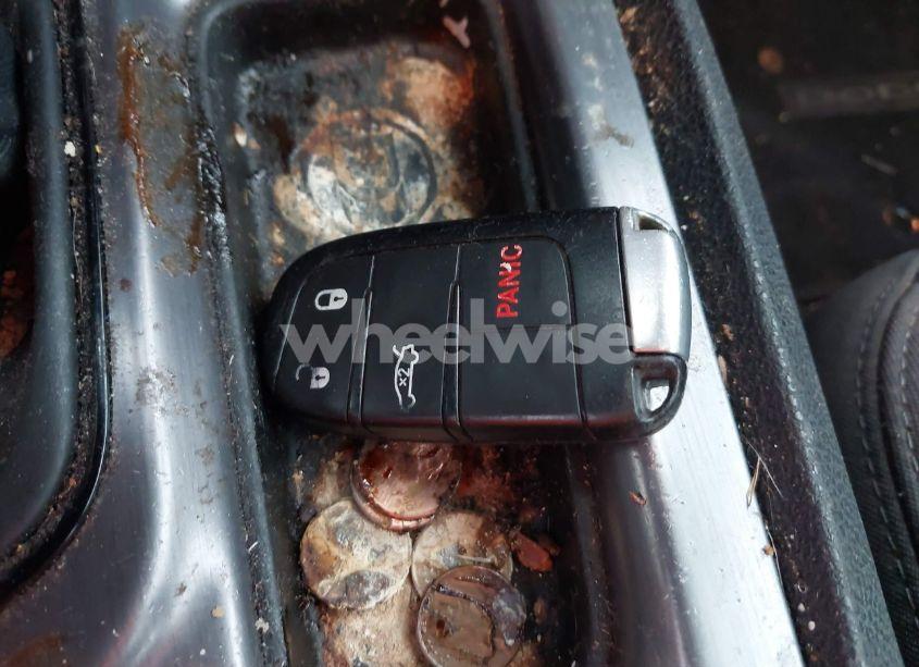 Photo 11 of 2017 Dodge Charger SE RWD (VIN 2C3CDXBGXHH612156)