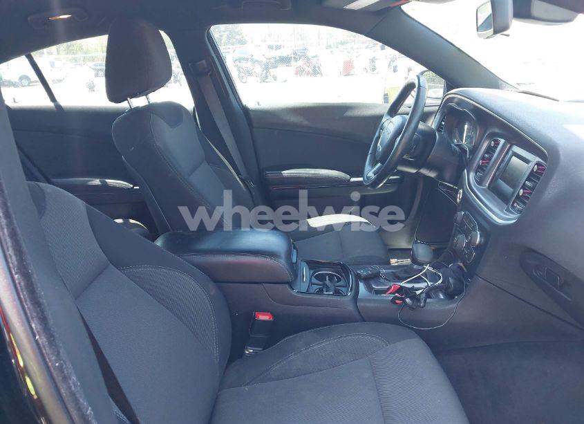 Photo 5 of 2017 Dodge Charger SE RWD (VIN 2C3CDXBGXHH643102)