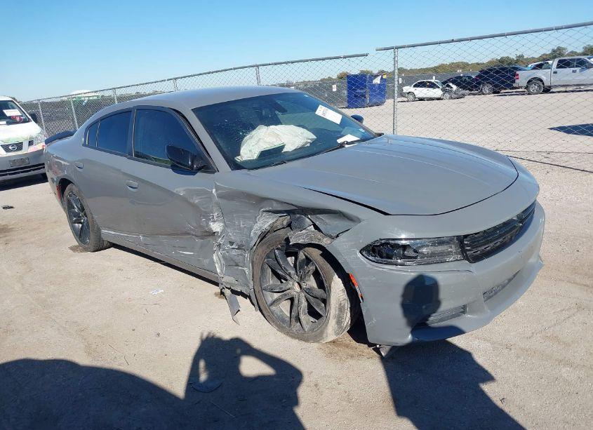 2018 Dodge Charger SXT RWD (VIN 2C3CDXBGXJH329021) main photo