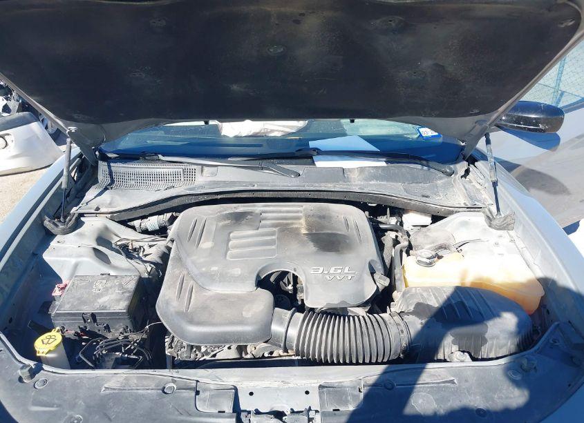 Photo 10 of 2018 Dodge Charger SXT RWD (VIN 2C3CDXBGXJH329021)