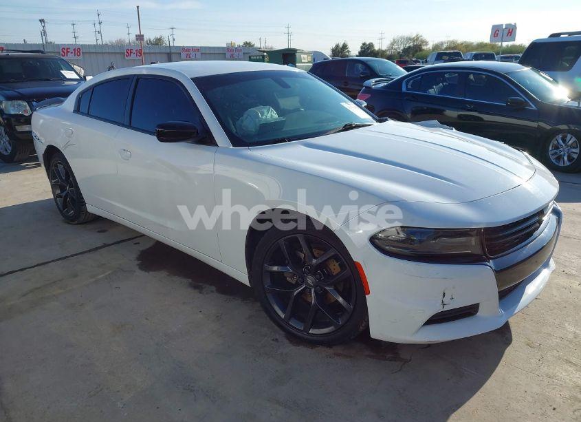 2019 Dodge Charger SXT RWD (VIN 2C3CDXBGXKH553908) main photo