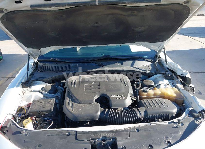 Photo 10 of 2019 Dodge Charger SXT RWD (VIN 2C3CDXBGXKH553908)