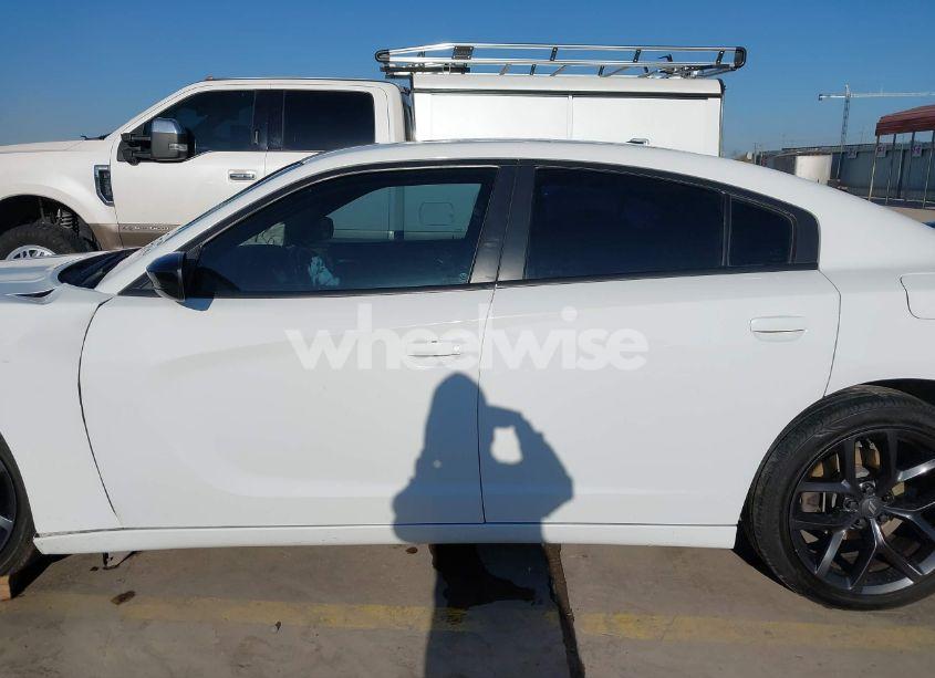 Photo 14 of 2019 Dodge Charger SXT RWD (VIN 2C3CDXBGXKH553908)