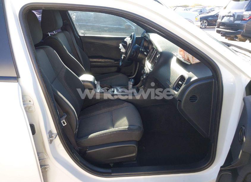 Photo 5 of 2019 Dodge Charger SXT RWD (VIN 2C3CDXBGXKH553908)