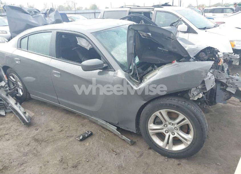 2019 Dodge Charger SXT RWD (VIN 2C3CDXBGXKH695787) main photo