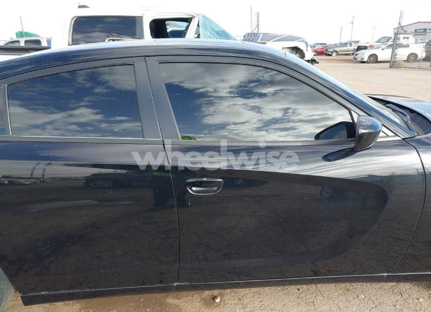 Photo 14 of 2019 Dodge Charger SXT RWD (VIN 2C3CDXBGXKH720994)